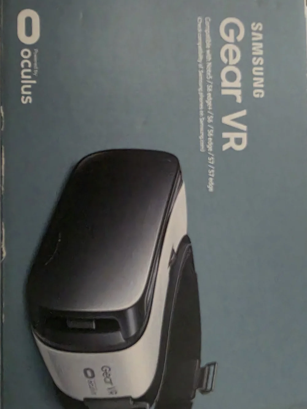 Samsung Gear VR Headset — White and Black